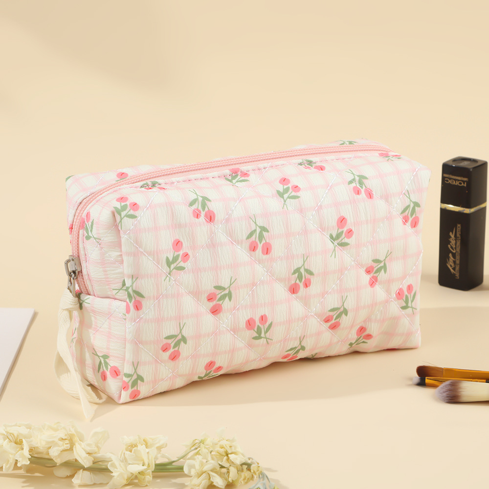 حقيبة تخزين أحمر الشفاه مزخرفة - مراجعة Skincare D'Alba وسعره