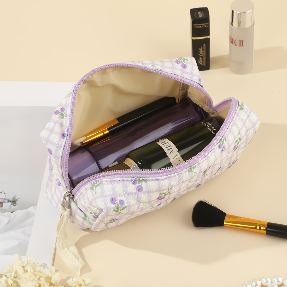 حقيبة تخزين أحمر الشفاه مزخرفة - مراجعة Skincare D'Alba وسعره